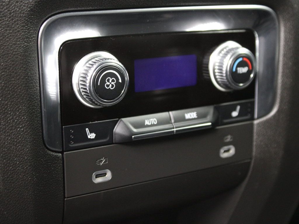 Used 2023 GMC Yukon XL Denali AWD/4WD image 18
