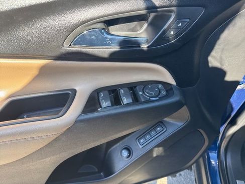 Used 2022 Chevrolet Equinox Premier image 19