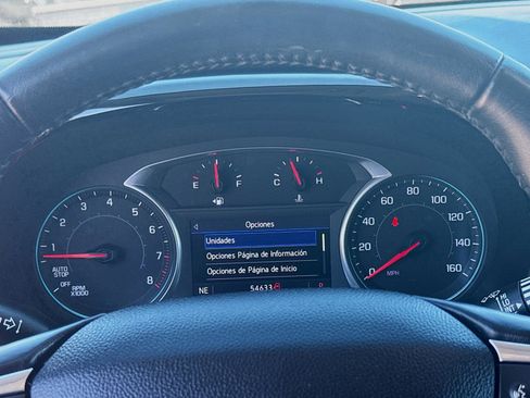 Used 2020 Chevrolet Traverse LT image 11