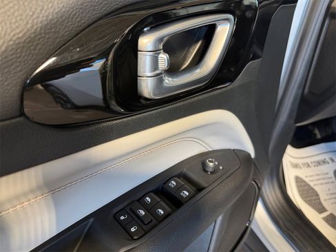 Used 2024 Jeep Compass Limited image 14