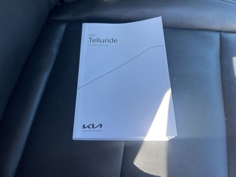 Used 2022 Kia Telluride LX image 25