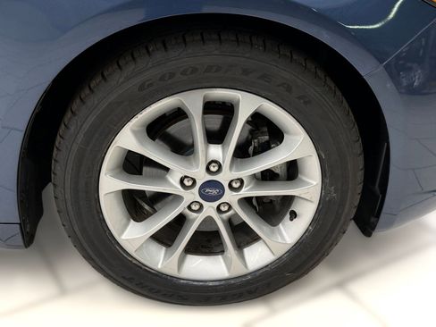 Used 2019 Ford Fusion SE FWD image 10
