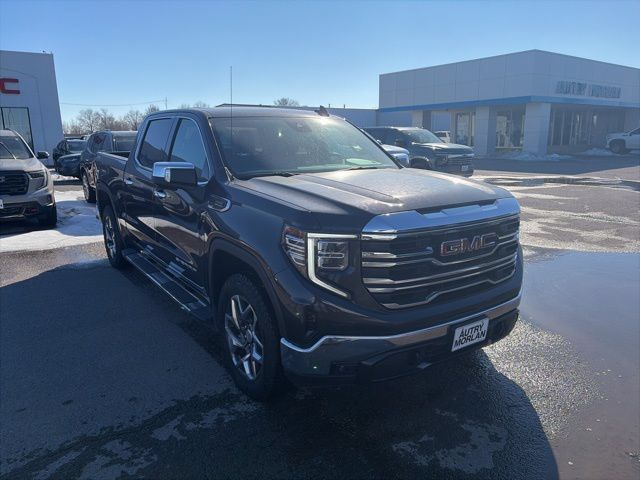 Used 2023 GMC Sierra 1500 SLT w/ SLT Premium Package AWD/4WD image 8