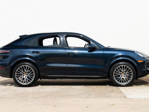 Used 2023 Porsche Cayenne Platinum Edition AWD/4WD image 8