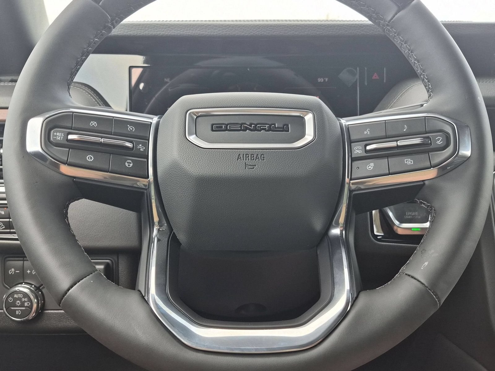 New 2026 GMC Yukon Denali w/ Denali Reserve Package AWD/4WD image 12