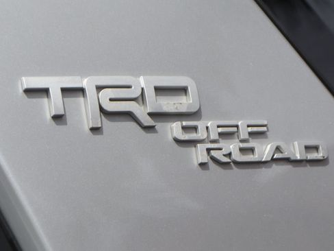 Used 2020 Toyota 4Runner TRD Off-Road AWD/4WD image 48