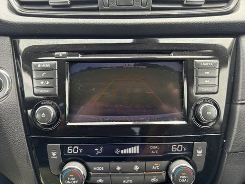 Used 2020 Nissan Rogue SV AWD/4WD image 14