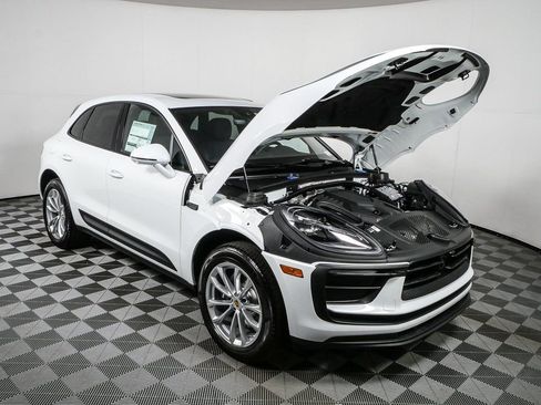 New 2026 Porsche Macan image 37
