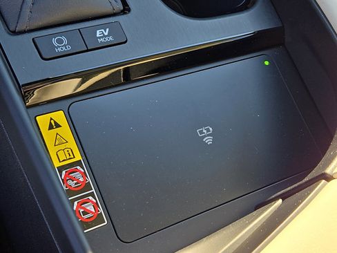 New 2025 Lexus ES 300h w/ Premium Package image 16