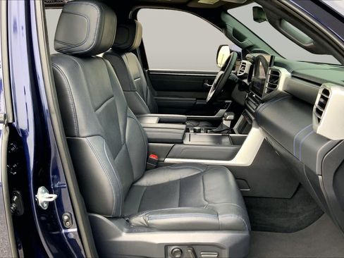 Used 2025 Toyota Sequoia Platinum AWD/4WD image 9