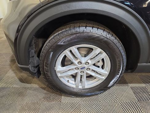 Used 2023 Ford Explorer XLT AWD/4WD image 18