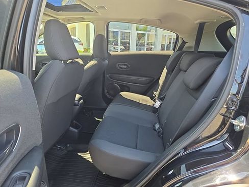 Used 2019 Honda HR-V EX image 10