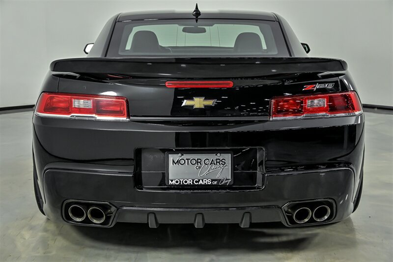 Used 2015 Chevrolet Camaro Z/28 RWD image 9