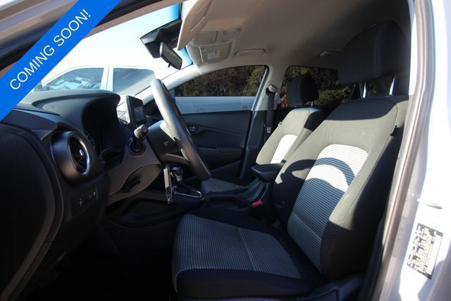 Used 2022 Hyundai Kona SE AWD/4WD image 2