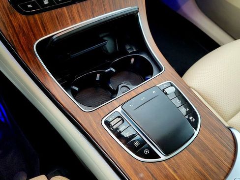 Used 2022 Mercedes-Benz GLC 300 4MATIC w/ Premium Package Lite image 16