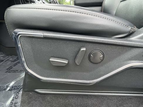 Used 2023 Ford F150 Lariat AWD/4WD image 11