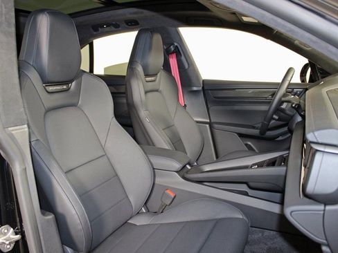 Certified 2025 Porsche Macan Turbo Electric image 41