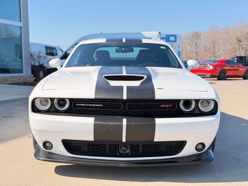 Used 2015 Dodge Challenger SRT w/ Technology Group image 5