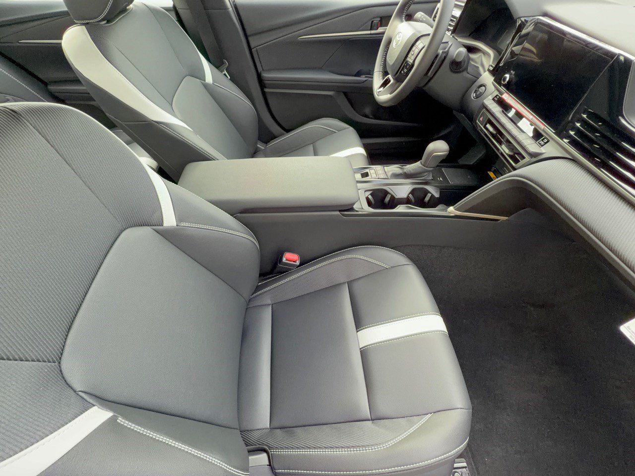 Certified 2026 Toyota Camry SE FWD image 30