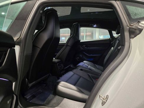 Used 2022 Porsche Taycan image 22