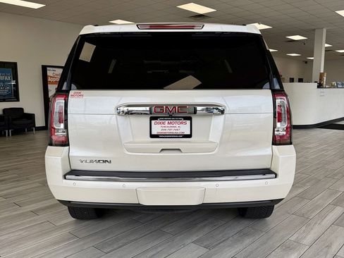 Used 2015 GMC Yukon Denali w/ Premium Package AWD/4WD image 8