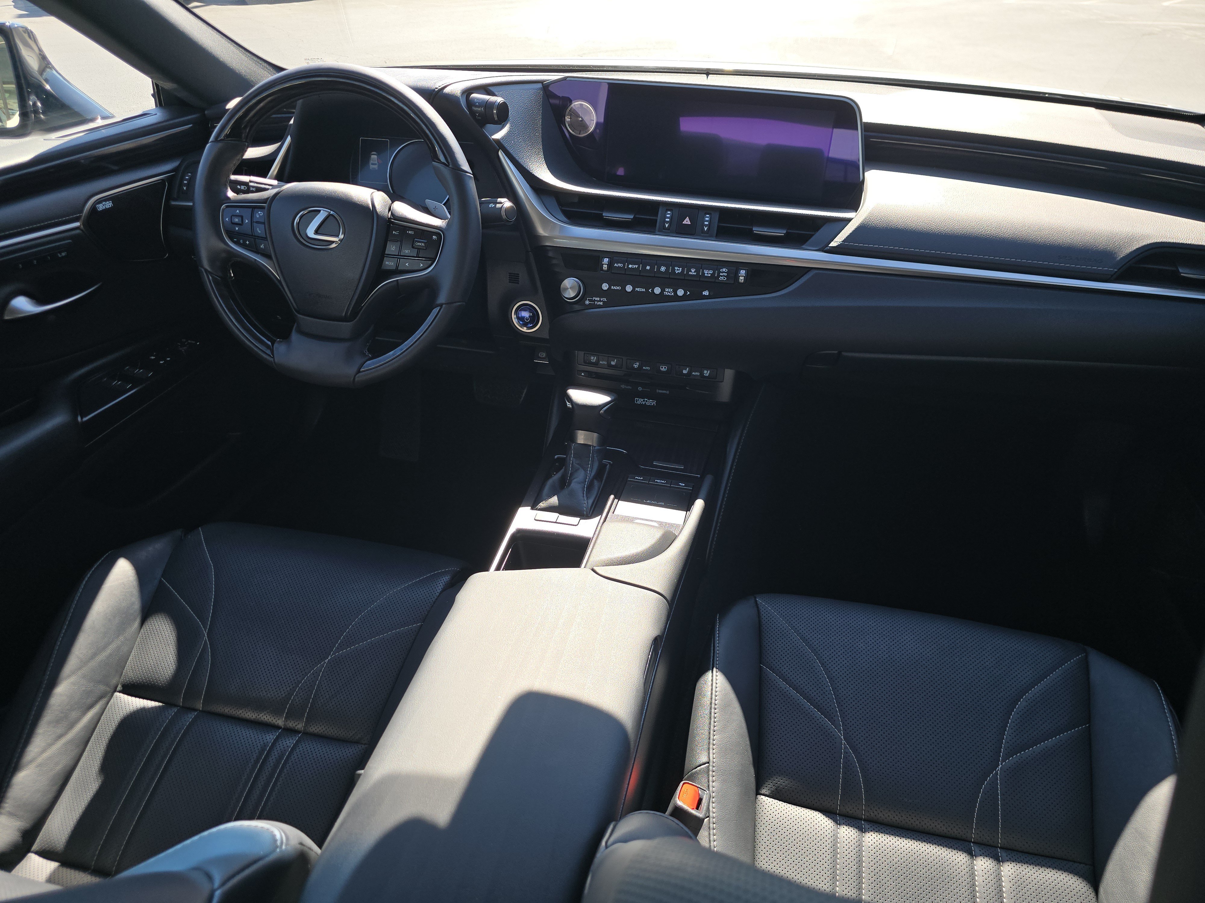 Used 2021 Lexus ES 300h w/ Accessory Package FWD image 21