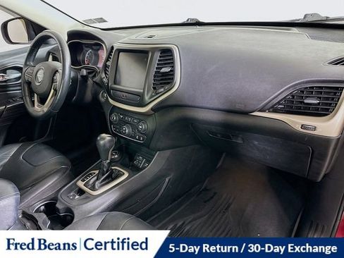Used 2015 Jeep Cherokee Limited w/ Luxury Group image 32