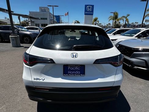 Used 2023 Honda HR-V LX image 7