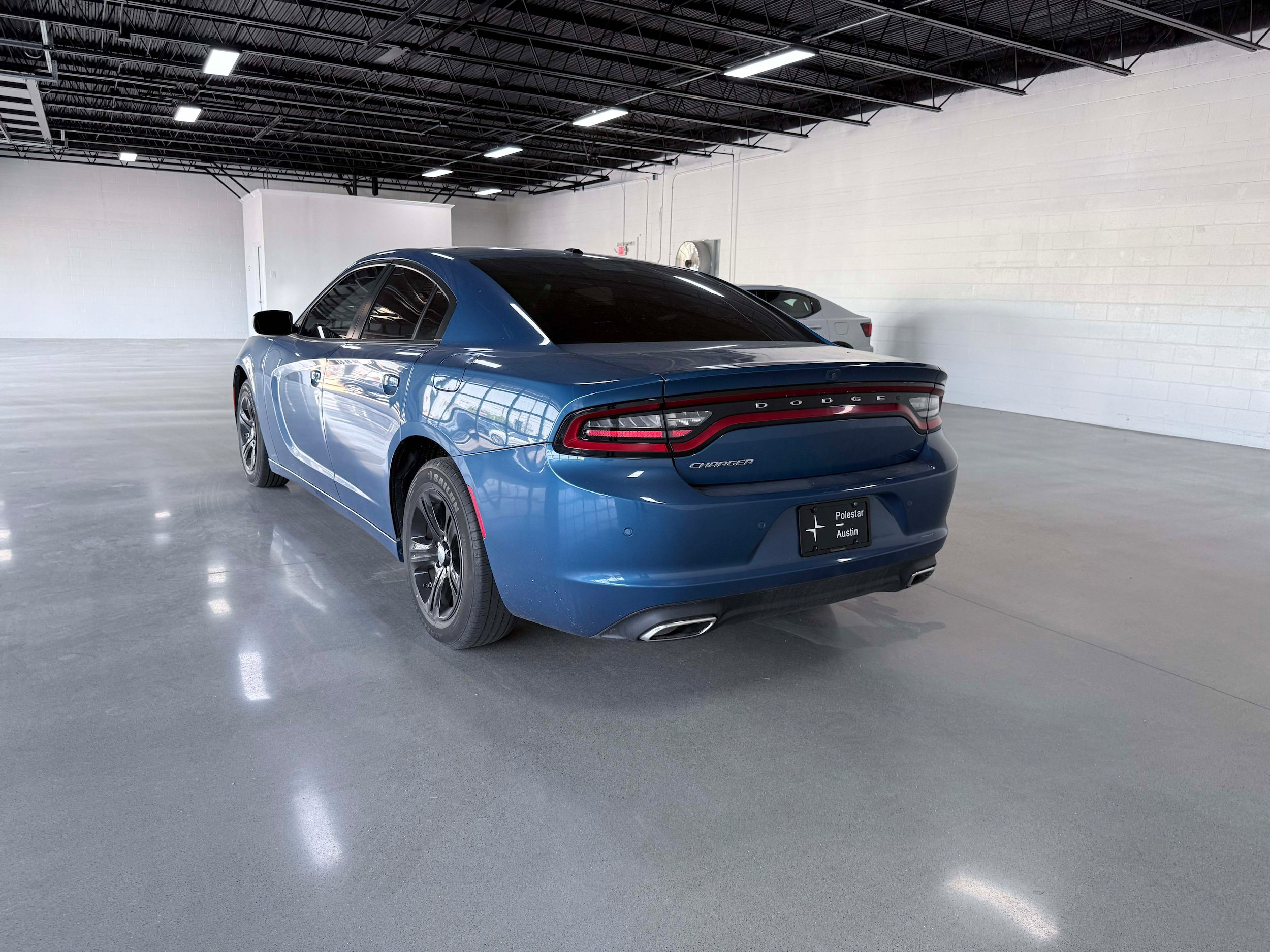 Used 2022 Dodge Charger SXT RWD image 4