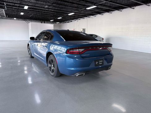 Used 2022 Dodge Charger SXT RWD image 4