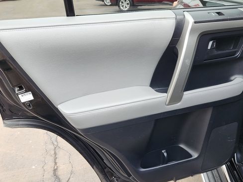 Used 2010 Toyota 4Runner Limited image 22