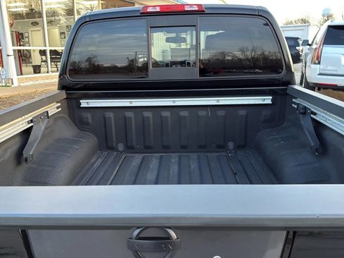 Used 2021 Nissan Frontier SV w/ Midnight Edition Floor Mats image 9
