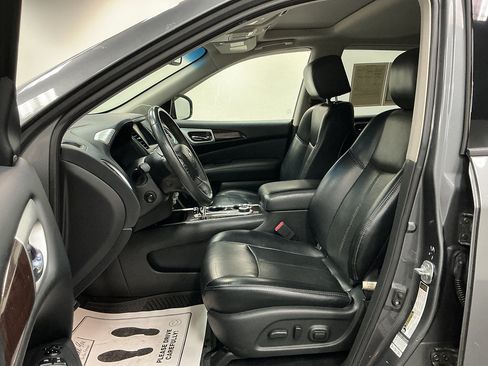 Used 2015 Nissan Pathfinder Platinum w/ Family Entertainment Package FWD image 8