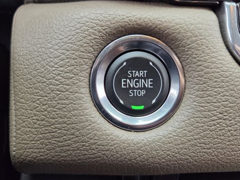 Used 2026 GMC Canyon Denali AWD/4WD image 34