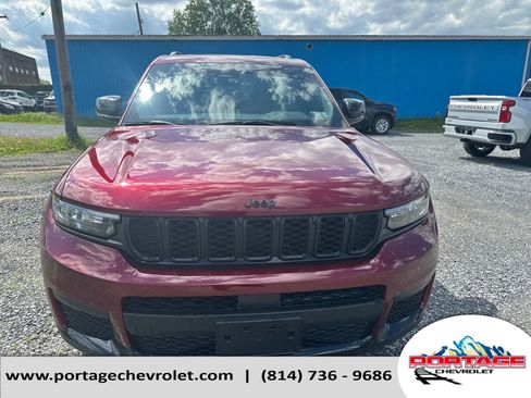 Used 2023 Jeep Grand Cherokee L Laredo AWD/4WD image 9