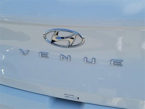 New 2026 Hyundai Venue SEL image 24