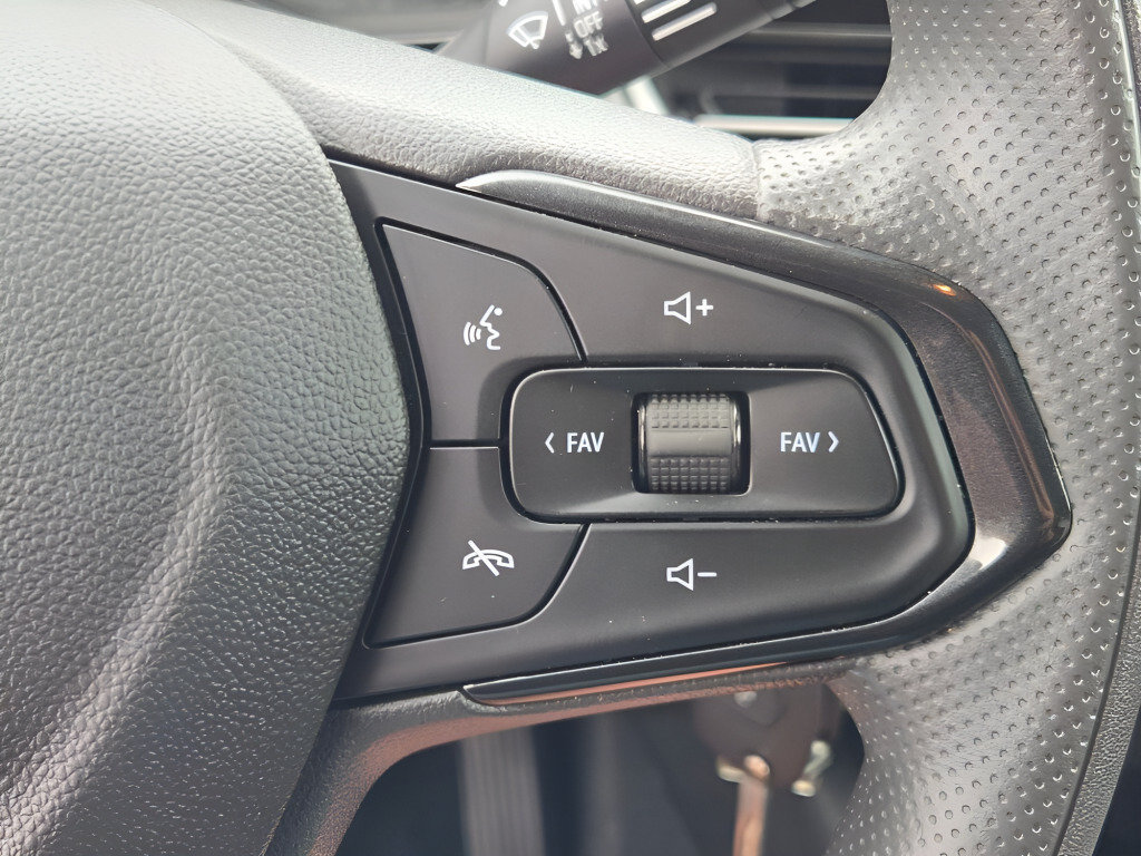 Certified 2024 Chevrolet Trax LS FWD image 33