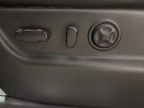Used 2011 Cadillac Escalade EXT Luxury AWD/4WD image 12