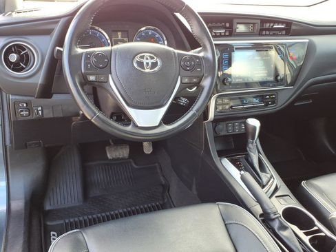 Used 2018 Toyota Corolla XLE image 10