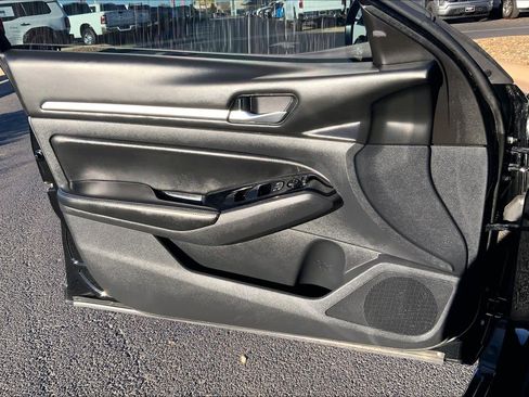 Used 2023 Nissan Altima 2.5 SV image 21