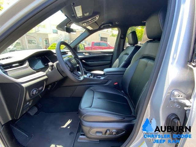 Used 2026 Jeep Grand Cherokee Limited AWD/4WD image 29