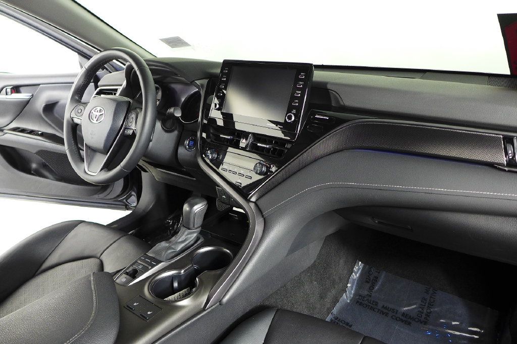 Used 2023 Toyota Camry XSE FWD image 13