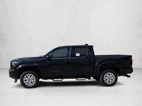 Used 2025 Toyota Tacoma SR5 AWD/4WD image 9