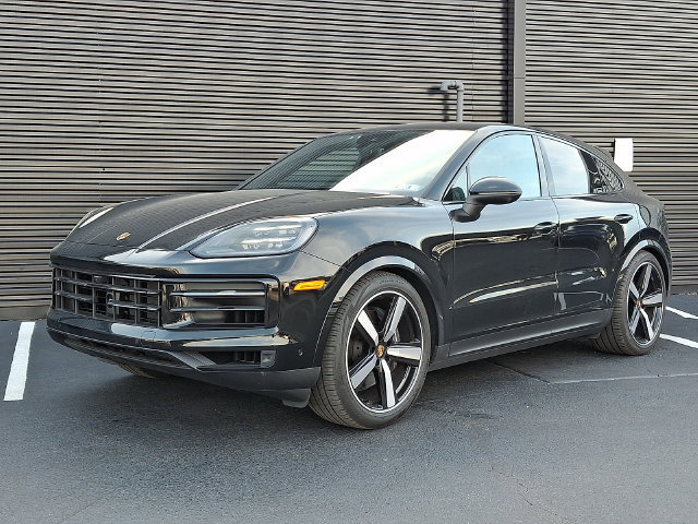 Certified 2025 Porsche Cayenne Coupe AWD/4WD image 1