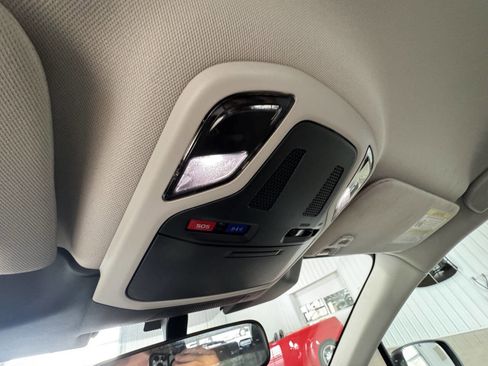 Used 2023 Subaru Outback Premium image 19