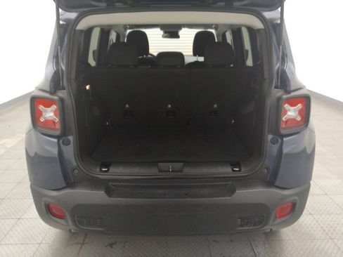 Used 2023 Jeep Renegade Latitude AWD/4WD image 29