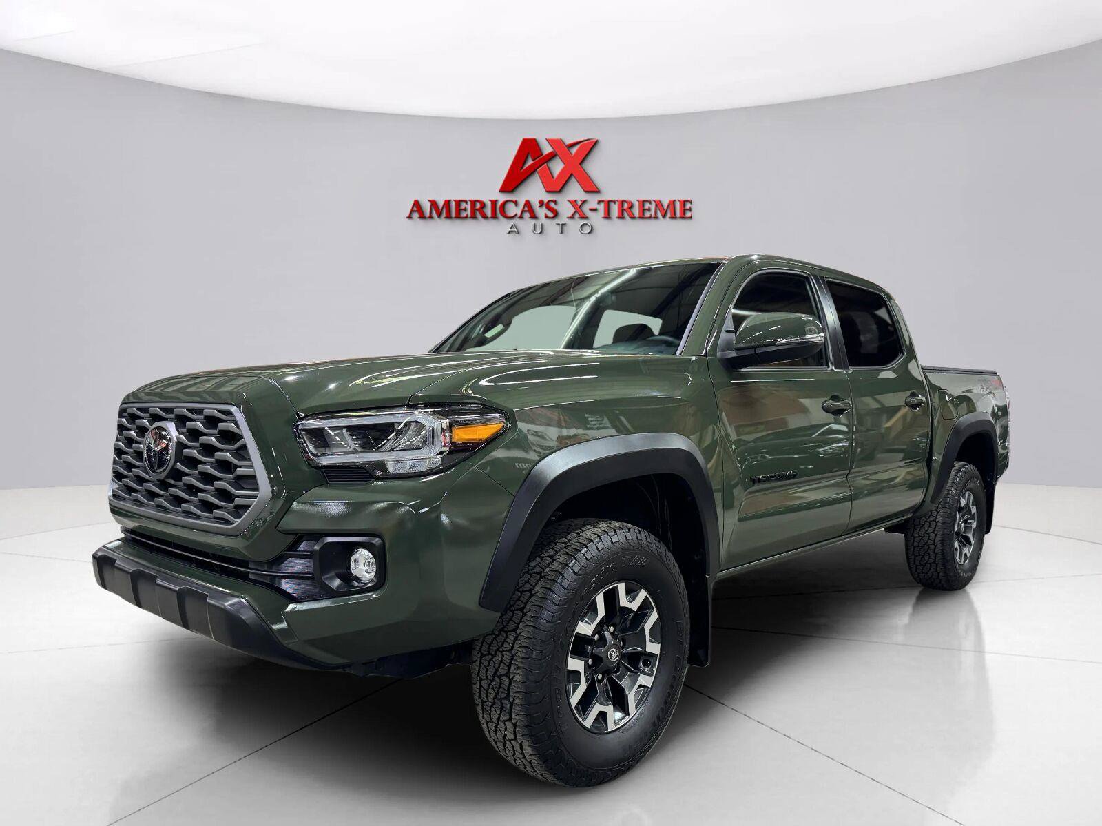 Used 2022 Toyota Tacoma TRD Off-Road AWD/4WD image 2