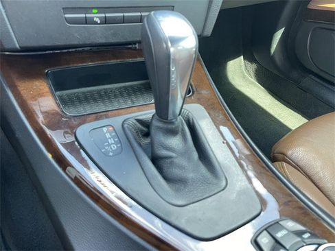 Used 2012 BMW 328i Convertible image 17