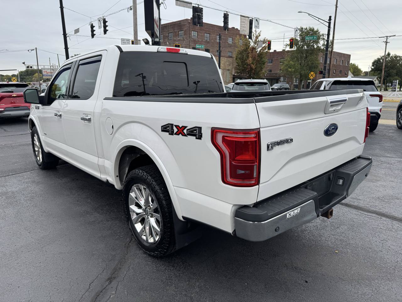 Used 2015 Ford F150 Lariat w/ Equipment Group 502A Luxury AWD/4WD image 8