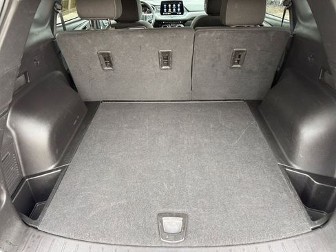 Used 2025 Chevrolet Blazer LT FWD image 31